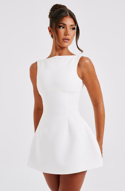 Mónica - Mini vestido de espalda abierta