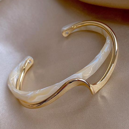 PULSERA DE ORO CON ÓPALO BLANCO
