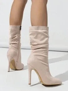BOTAS ALTAS CON TACÓN DE AGUJA