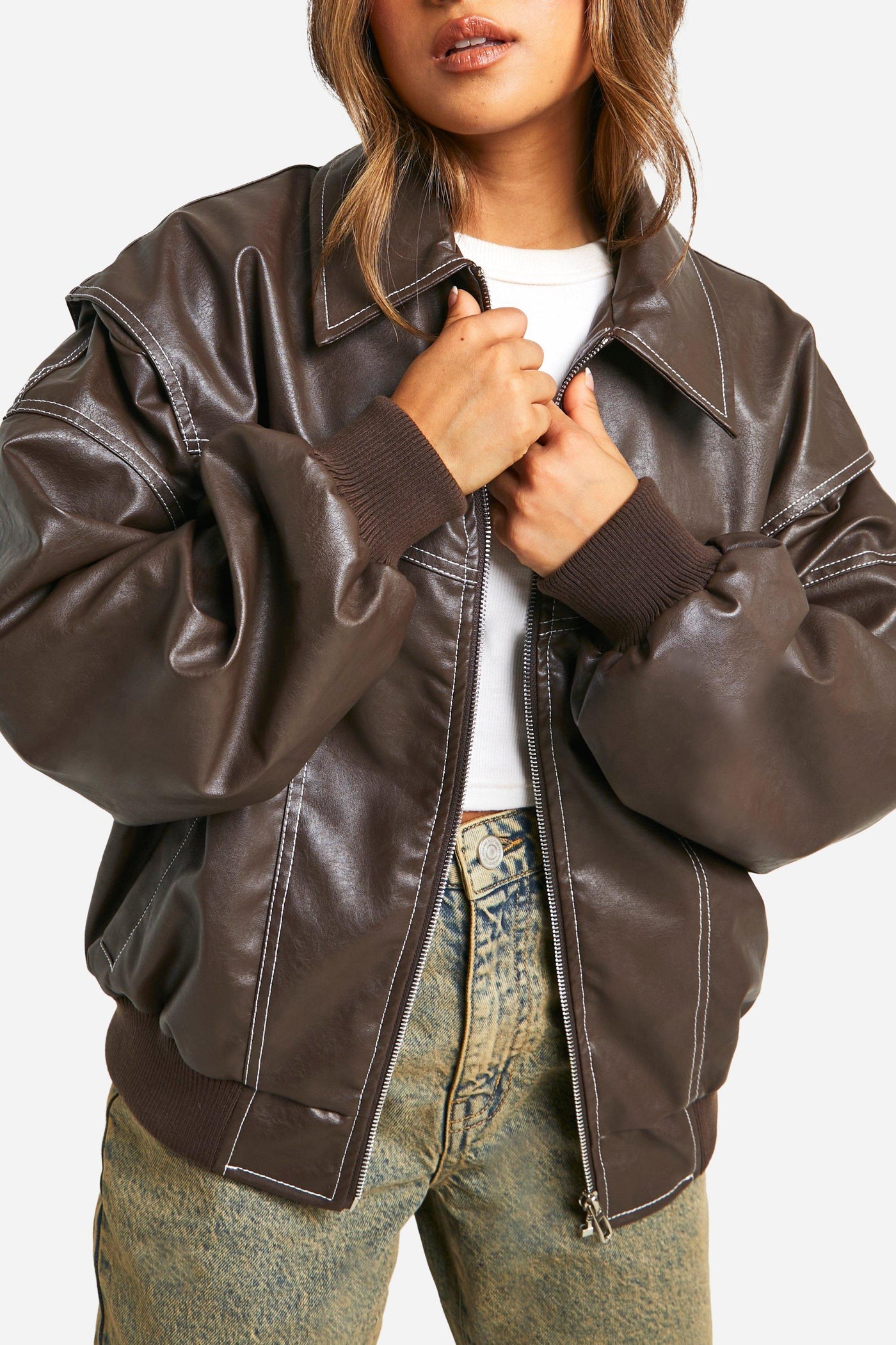 ONA - BOMBER DE CUERO